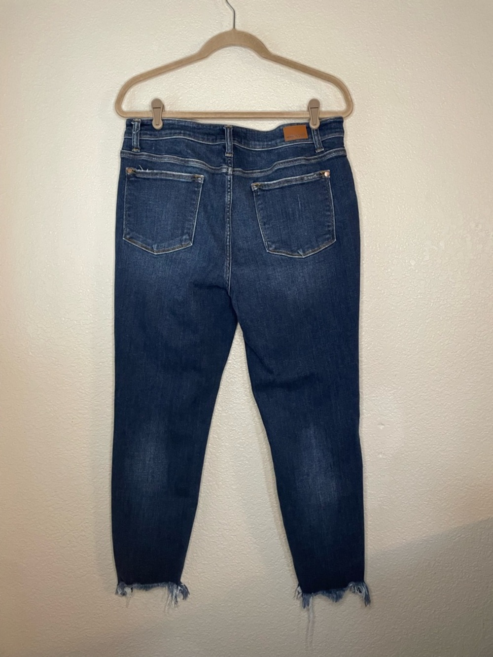 Judy Blue 15/32 Slim Fit High Rise Destroy Shark Bite Hem Stretch Denim Jeans - Picture 9 of 14